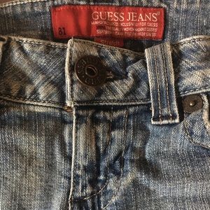 Like New Guess Capris Size:27